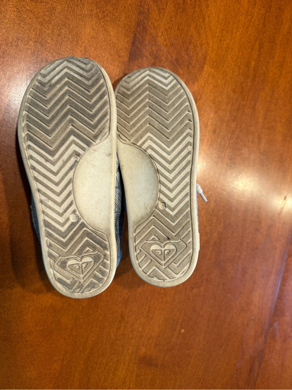 11 Roxy Shoes - Picture 2 of 4
